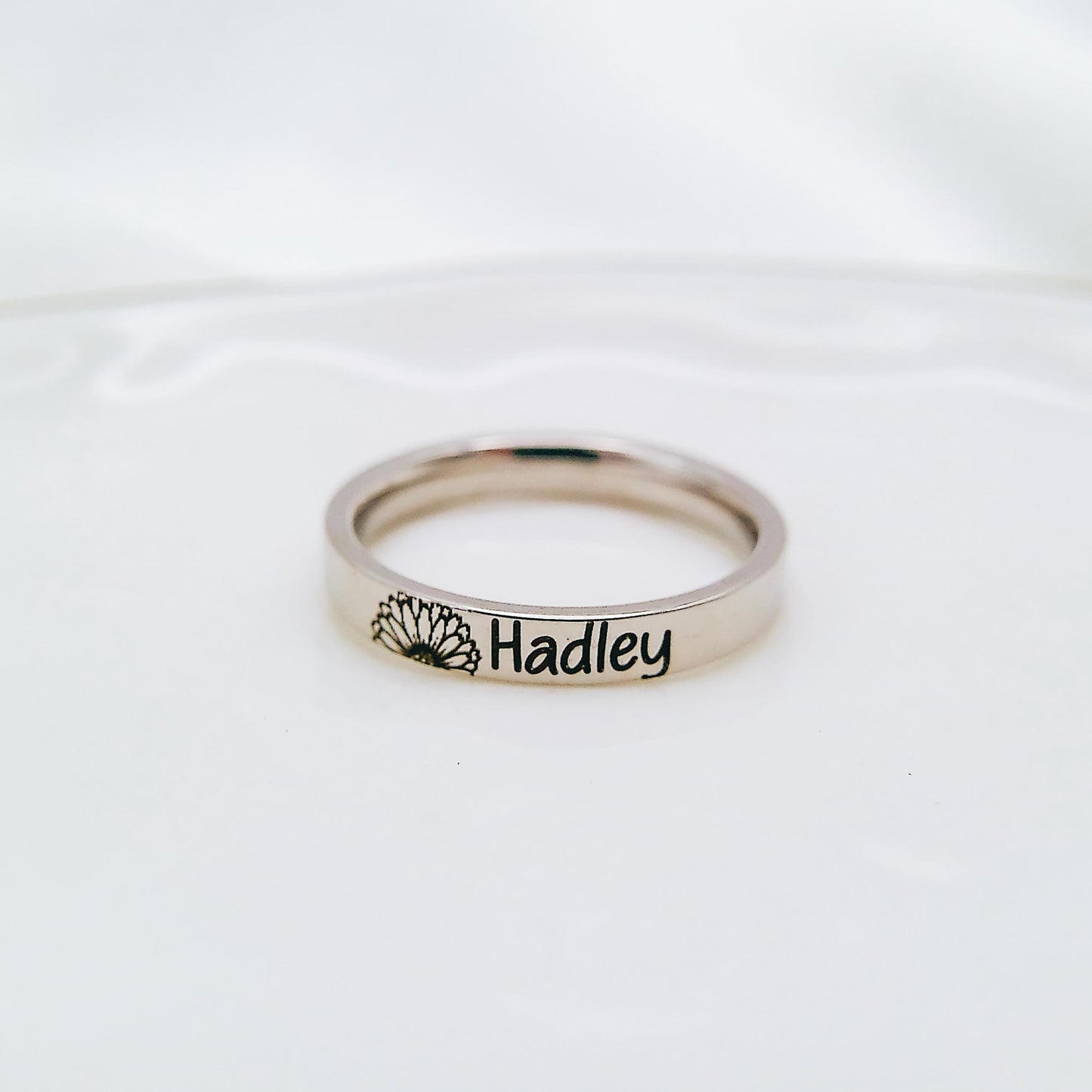 BIRTH FLOWER BUD + NAME RING - Avy + Tay