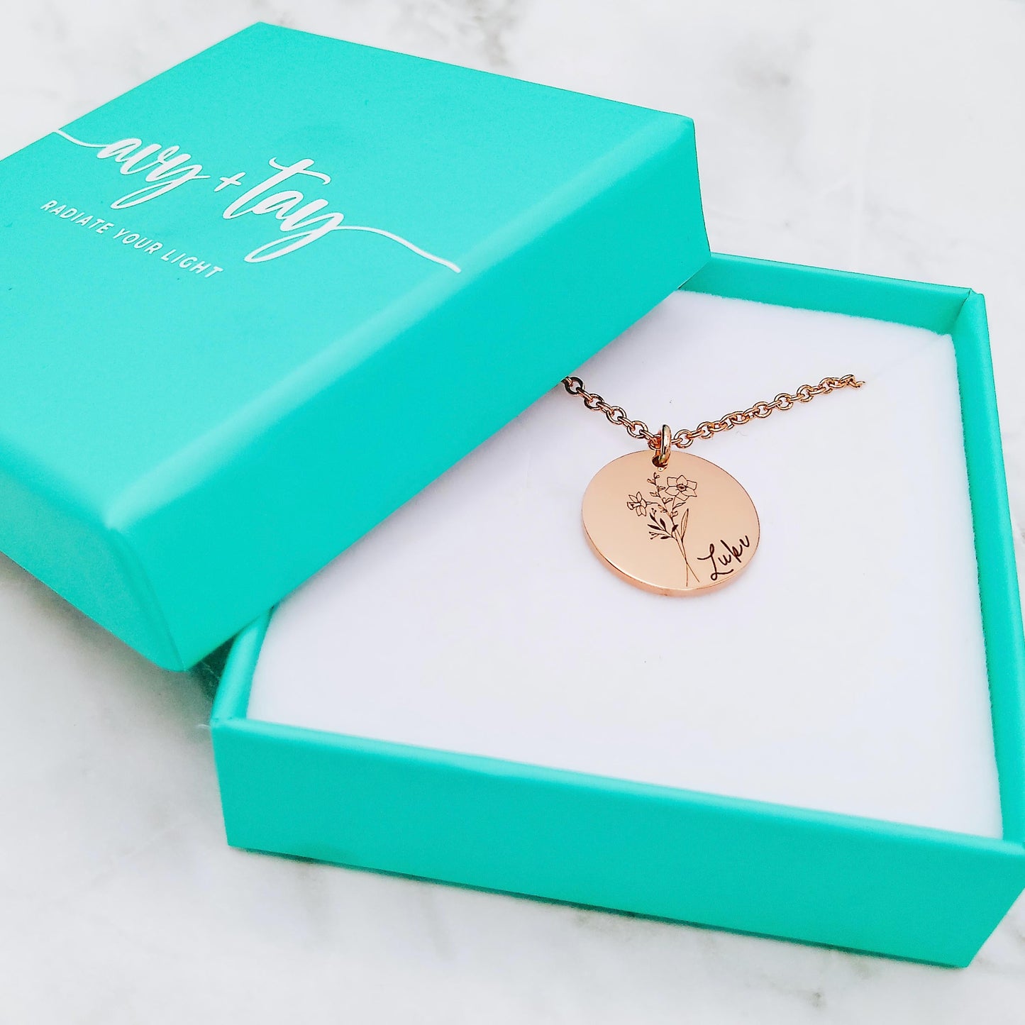 BIRTH FLOWER + NAME NECKLACE - Avy + Tay