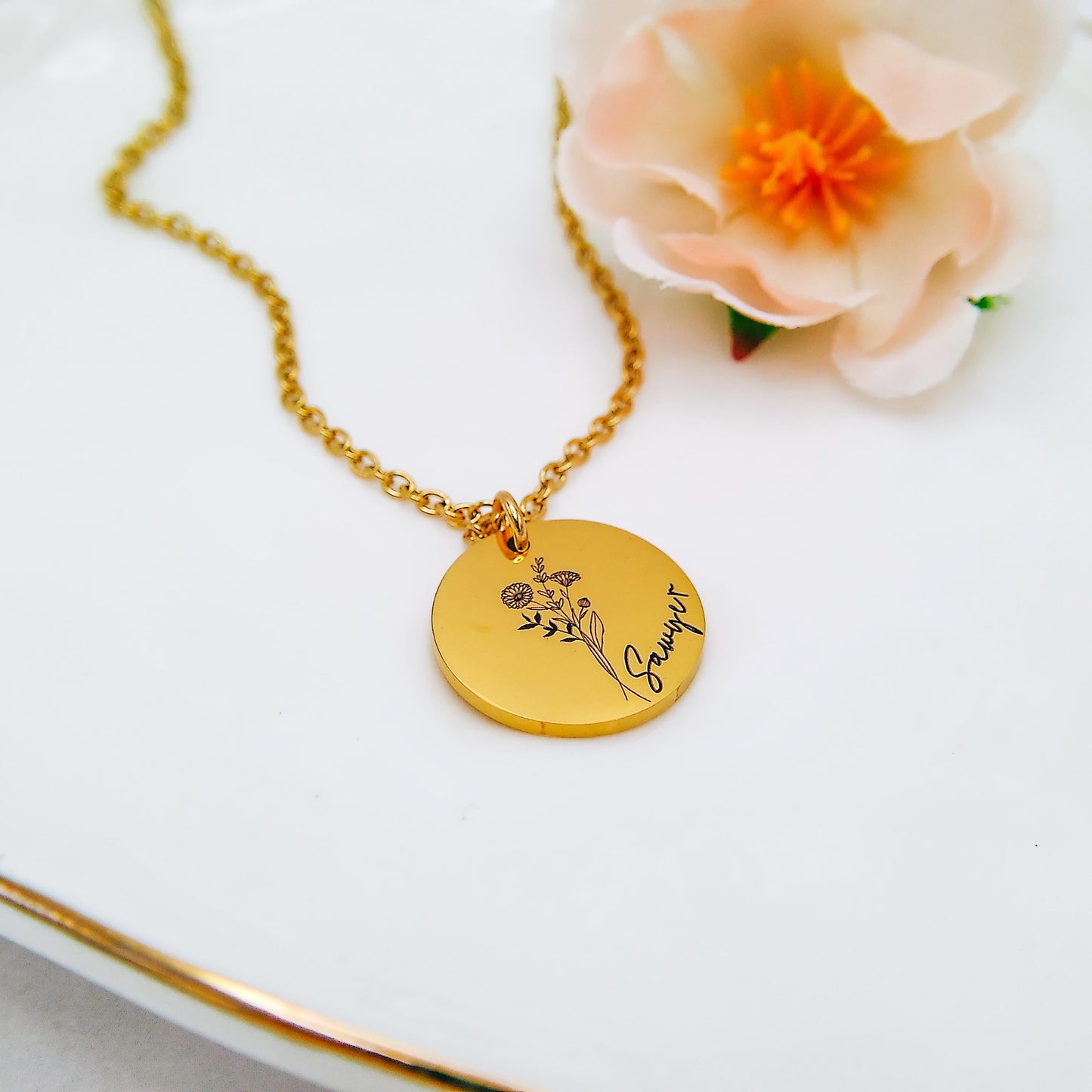 BIRTH FLOWER + NAME NECKLACE - Avy + Tay