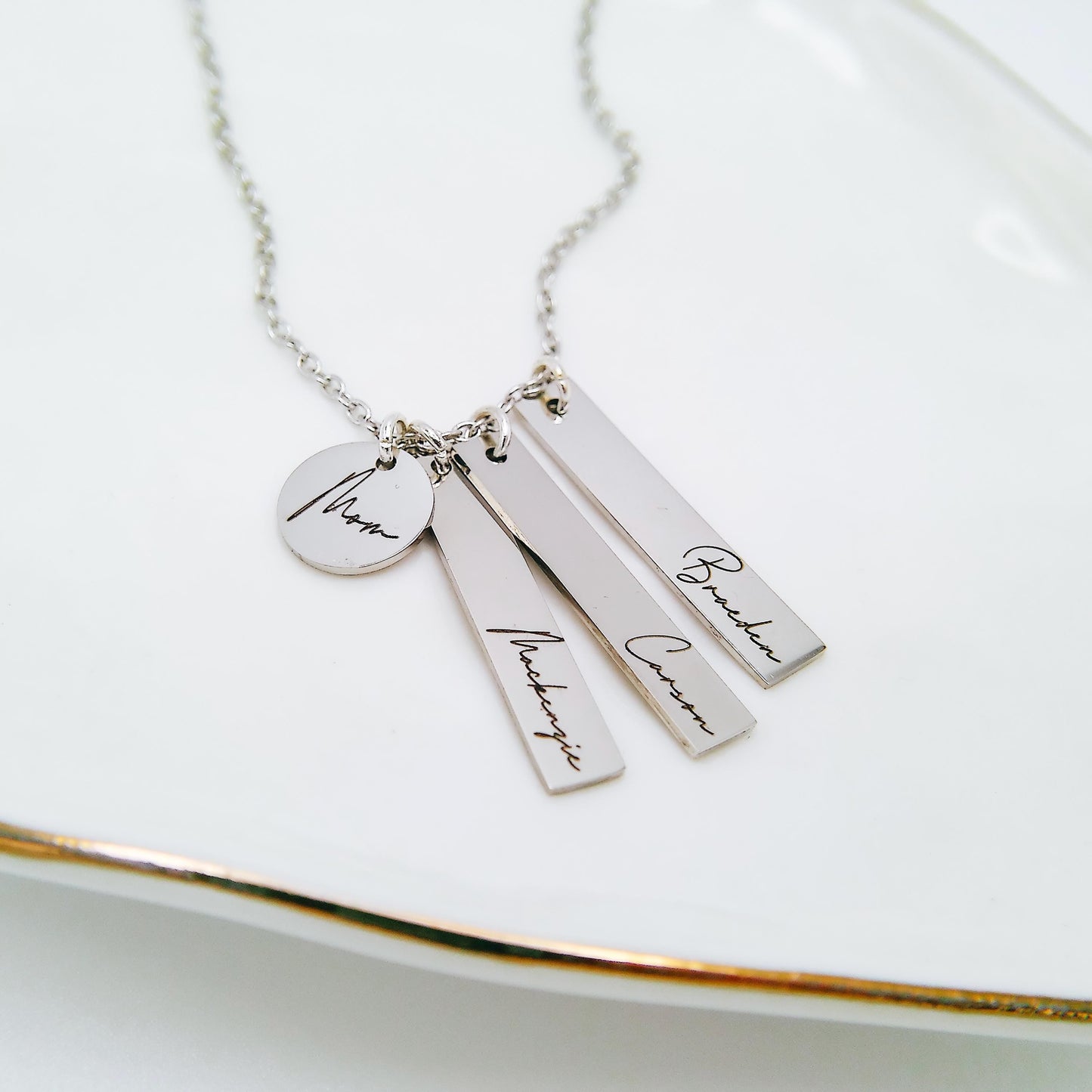 MOM + BAR NAMES NECKLACE - Avy + Tay