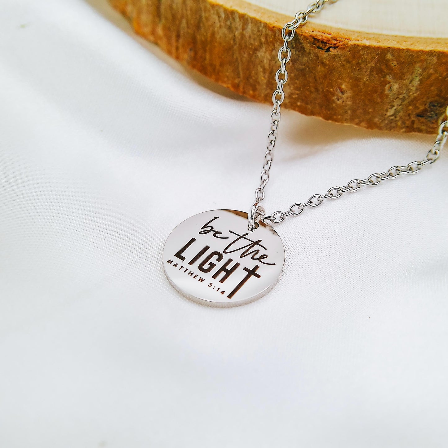 BE THE LIGHT MATTHEW 5:14 NECKLACE - Avy + Tay