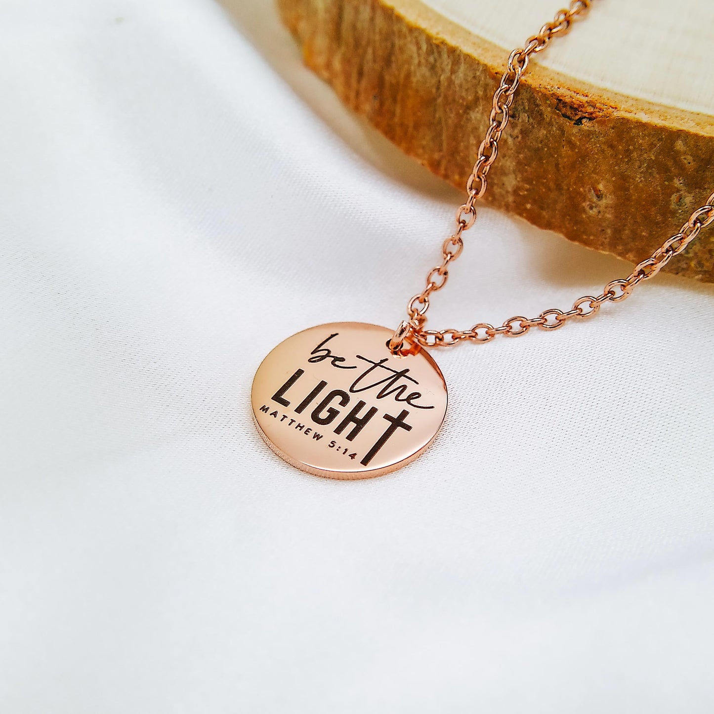 BE THE LIGHT MATTHEW 5:14 NECKLACE - Avy + Tay