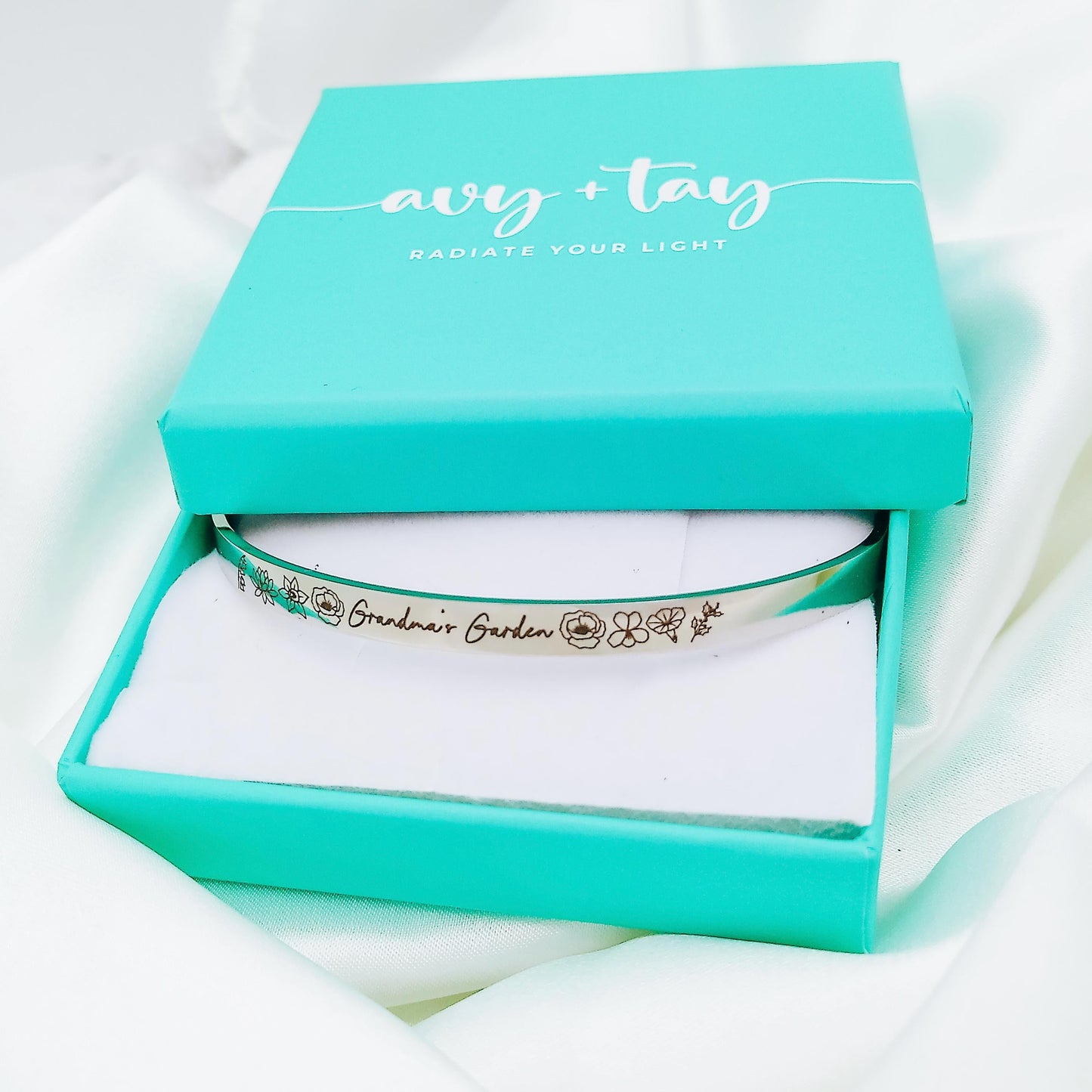 BIRTH FLOWER GARDEN CUFF - Avy + Tay