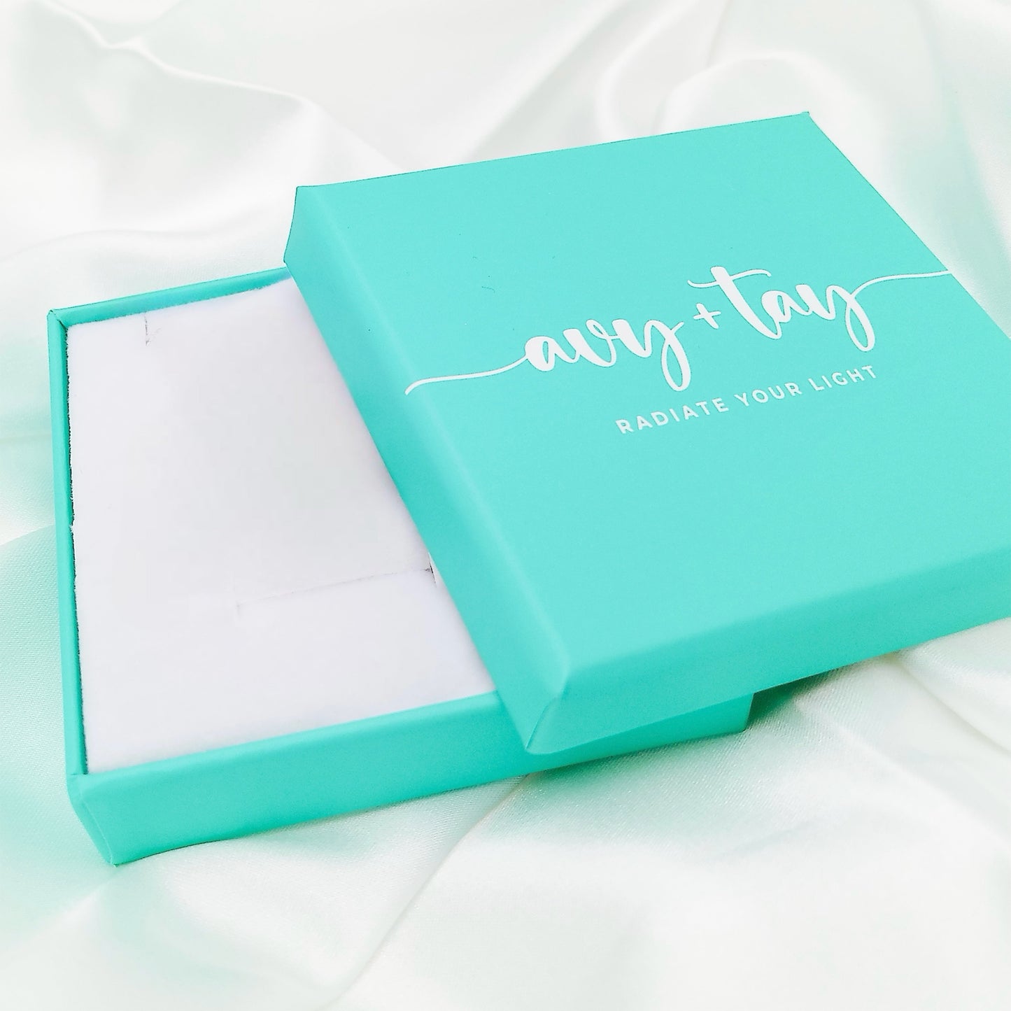 GIFT BOX - Avy + Tay