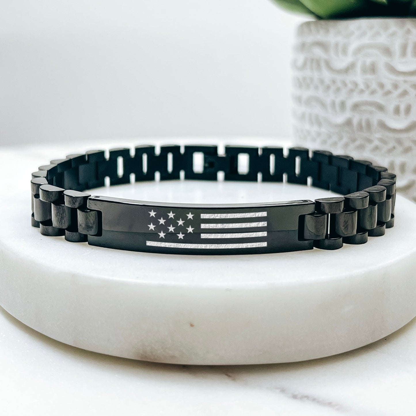 AMERICAN FLAG MEN'S BRACELET - Avy + Tay