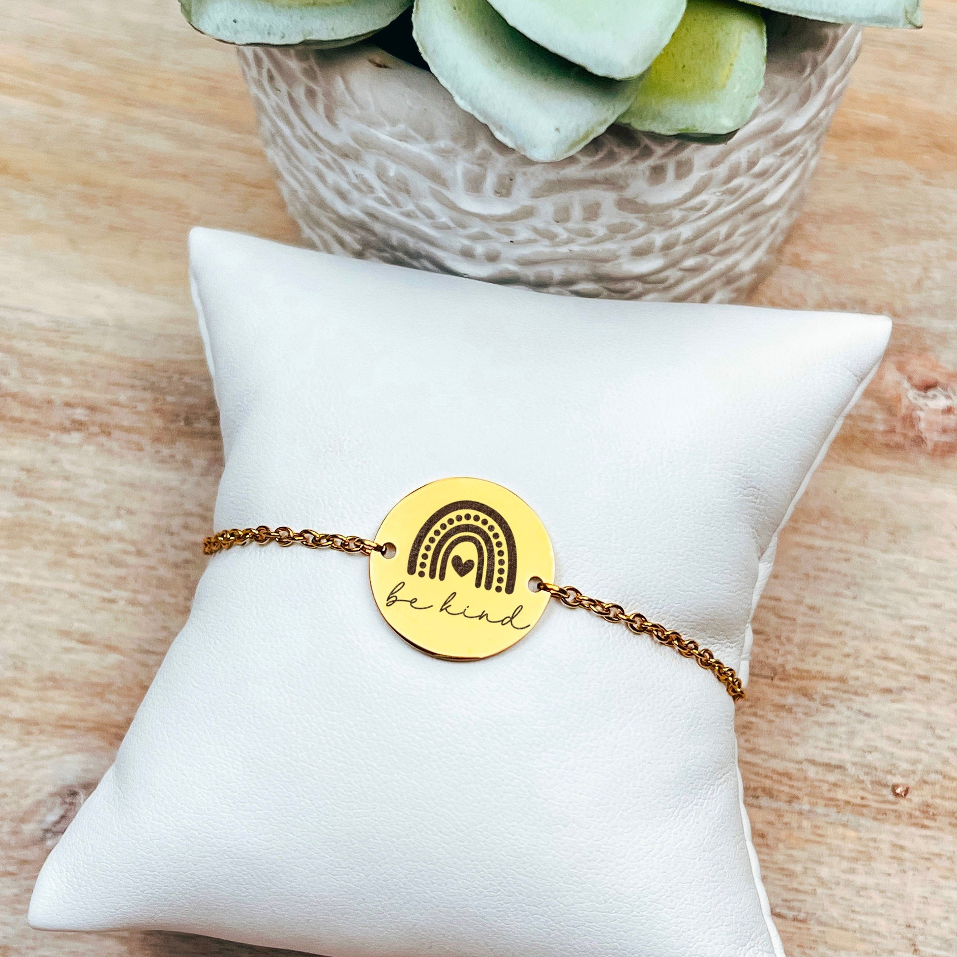 BE KIND BRACELET - Avy + Tay