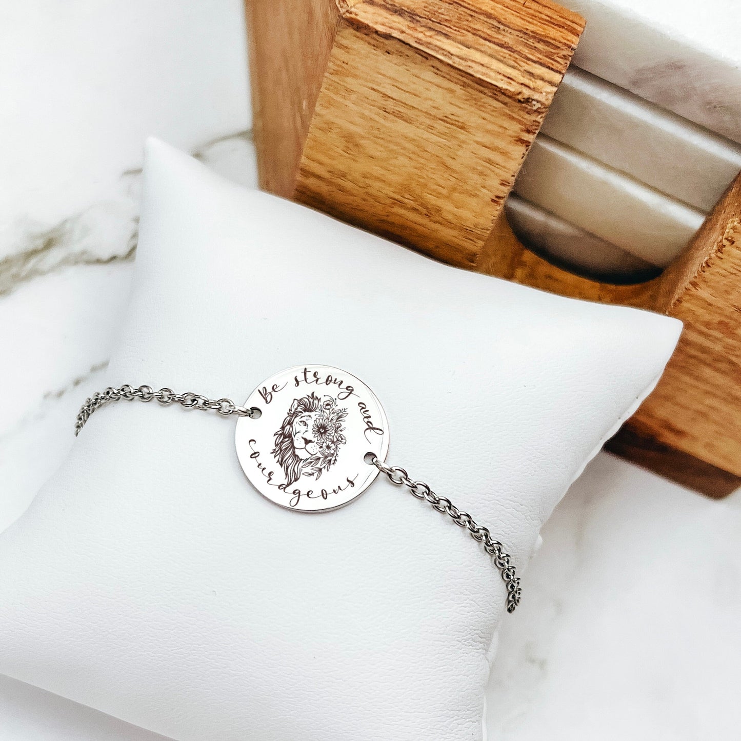 BE STRONG AND COURAGEOUS BRACELET - Avy + Tay