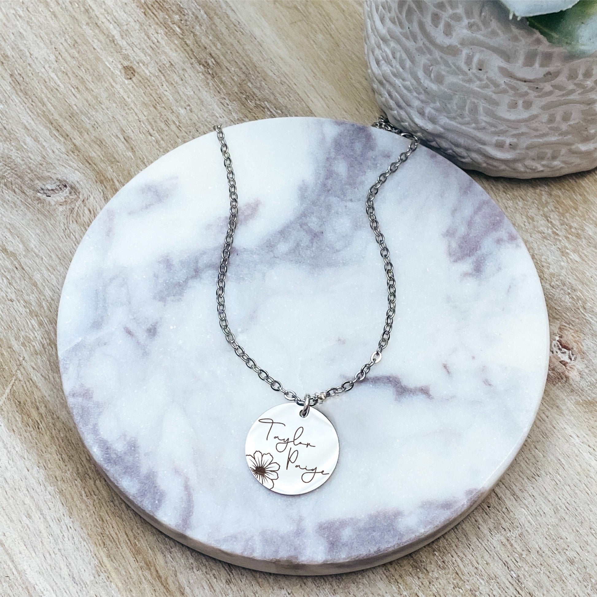 BIRTH FLOWER BUD + NAME NECKLACE - Avy + Tay