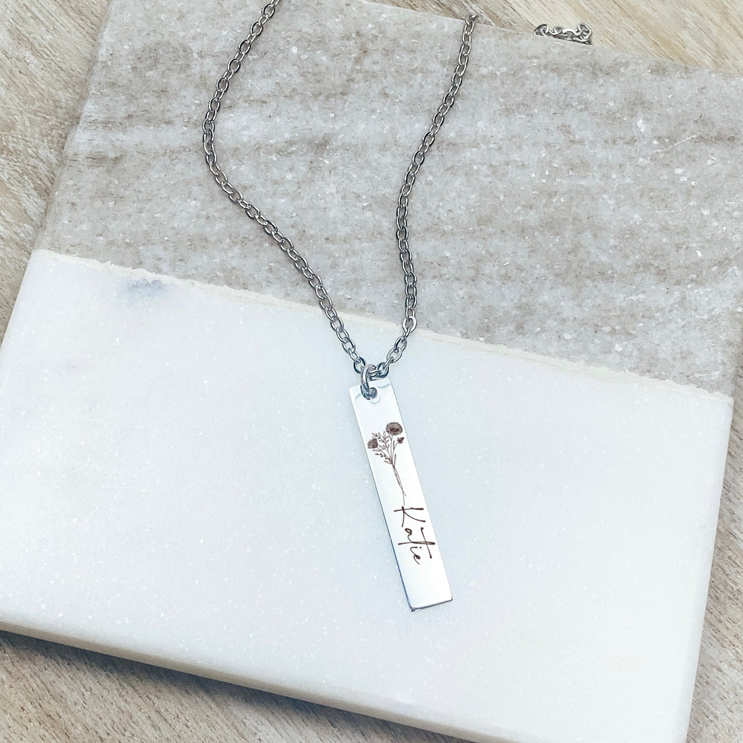 BIRTH FLOWER + NAME BAR NECKLACE - Avy + Tay