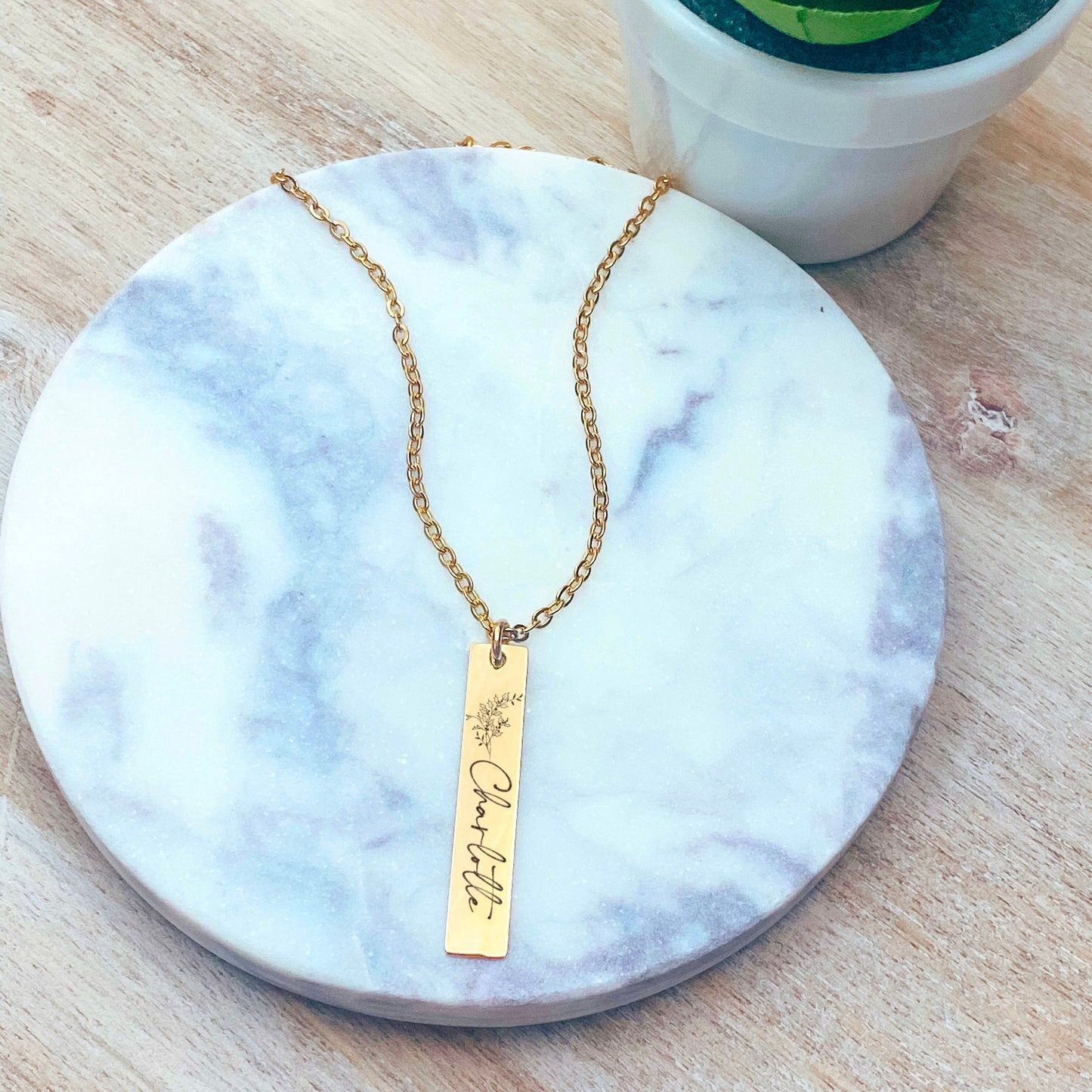 BIRTH FLOWER + NAME BAR NECKLACE - Avy + Tay