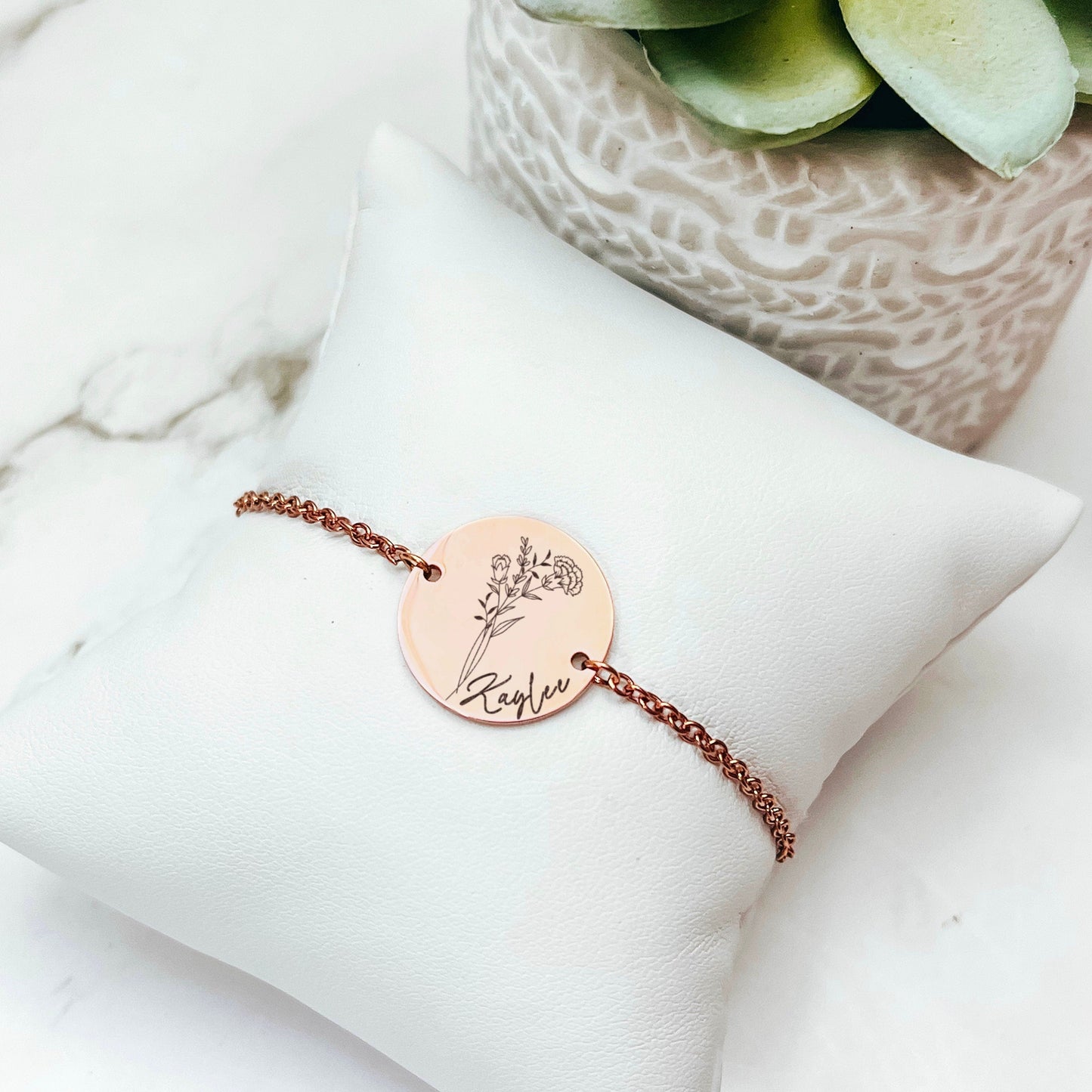 BIRTH FLOWER + NAME BRACELET - Avy + Tay