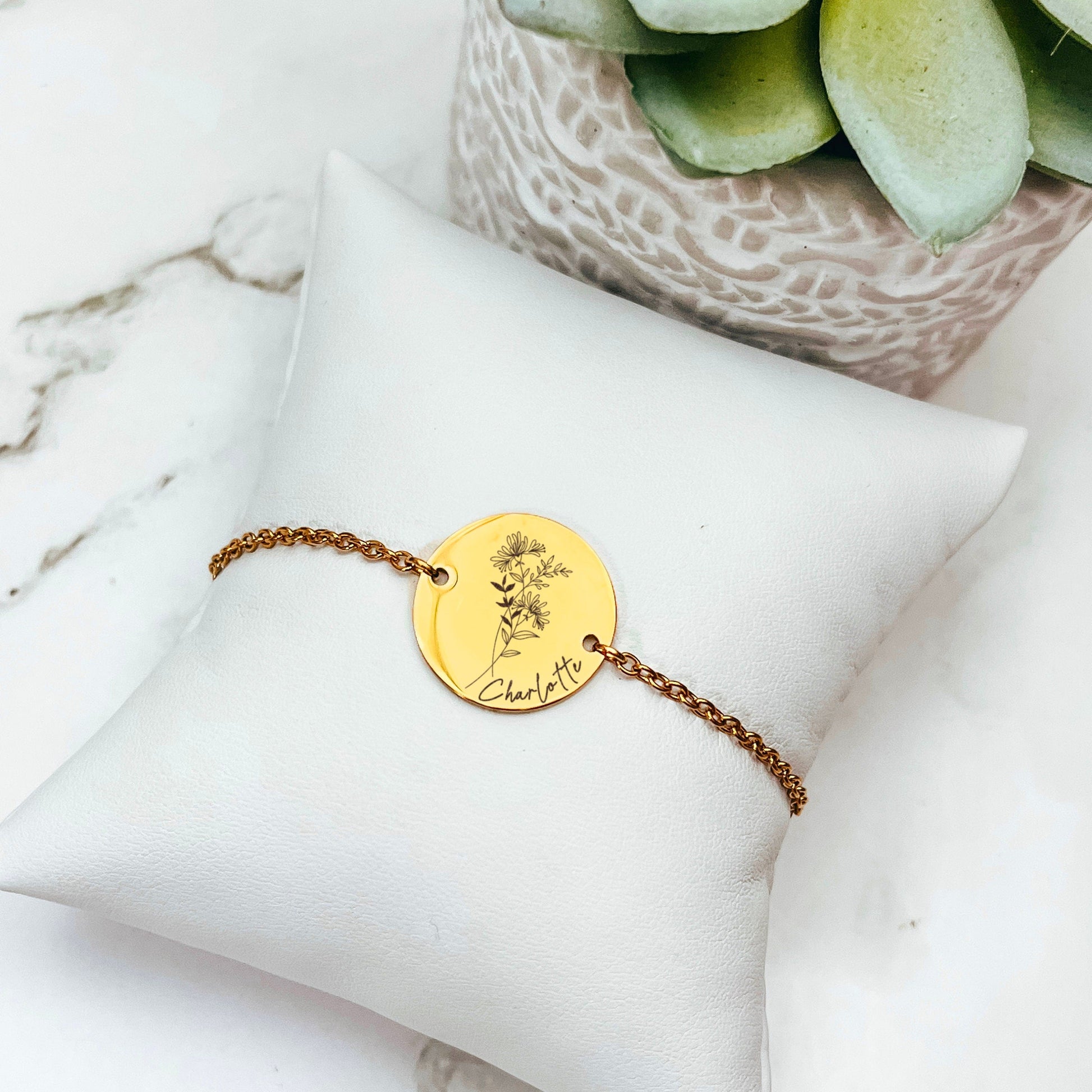 BIRTH FLOWER + NAME BRACELET - Avy + Tay