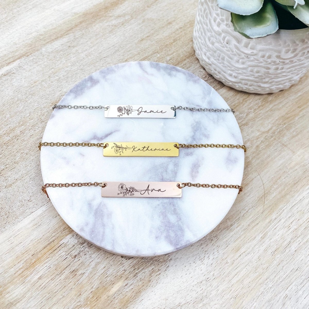 BIRTH FLOWER NAME NECKLACE - Avy + Tay