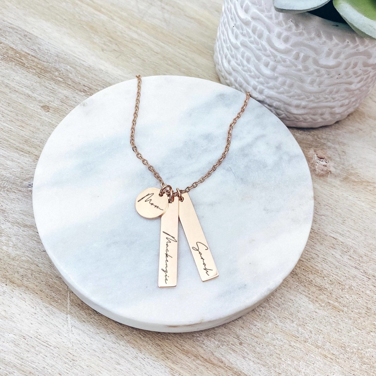 CUSTOM MOM NAME NECKLACE - Avy + Tay