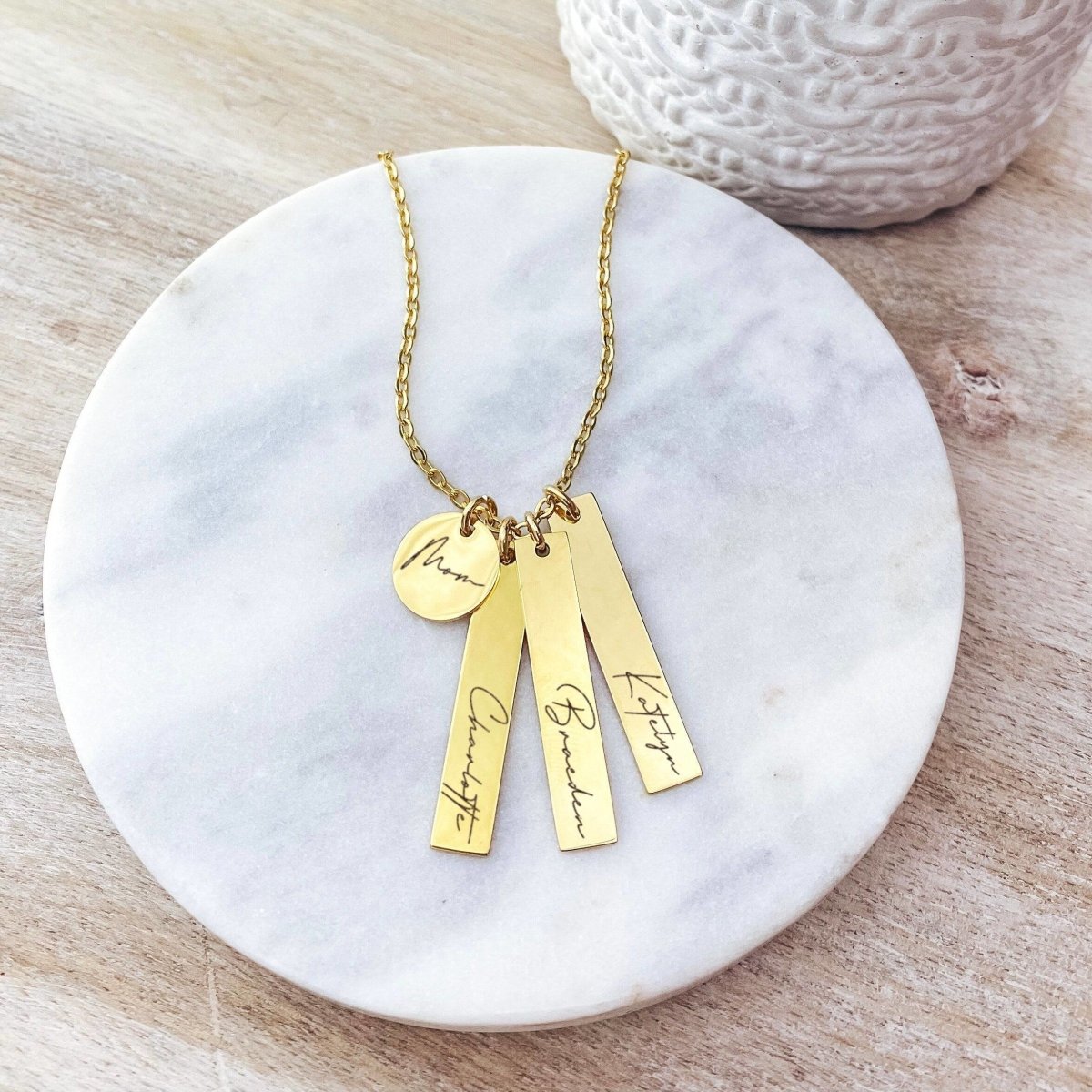 CUSTOM MOM NAME NECKLACE - Avy + Tay