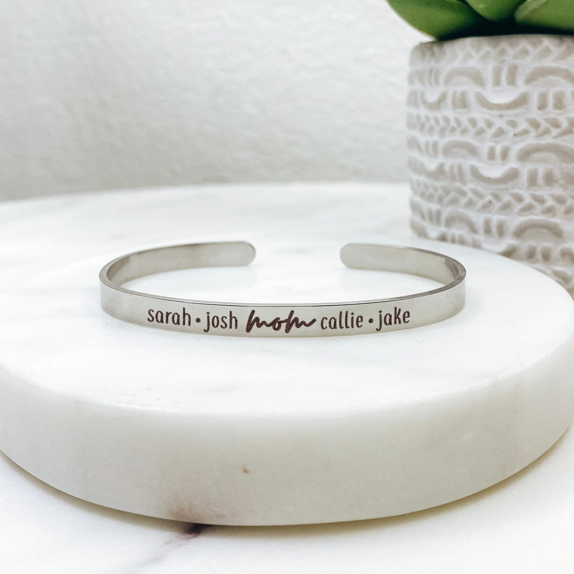 CUSTOM MOM + NAMES CUFF - Avy + Tay