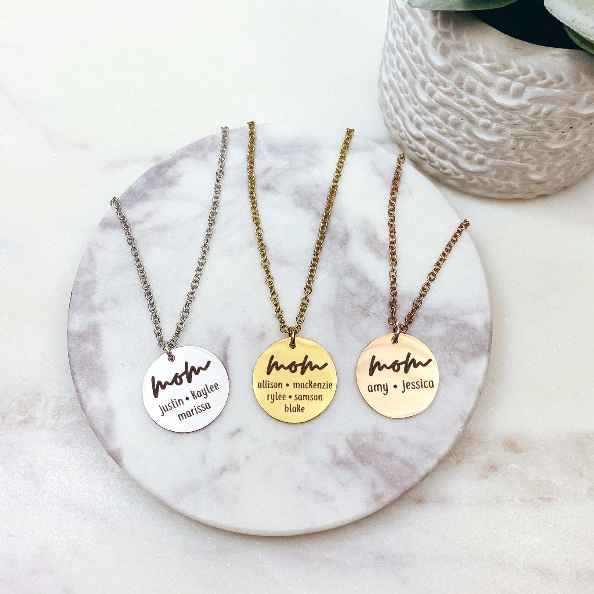 CUSTOM MOM + NAMES NECKLACE - Avy + Tay