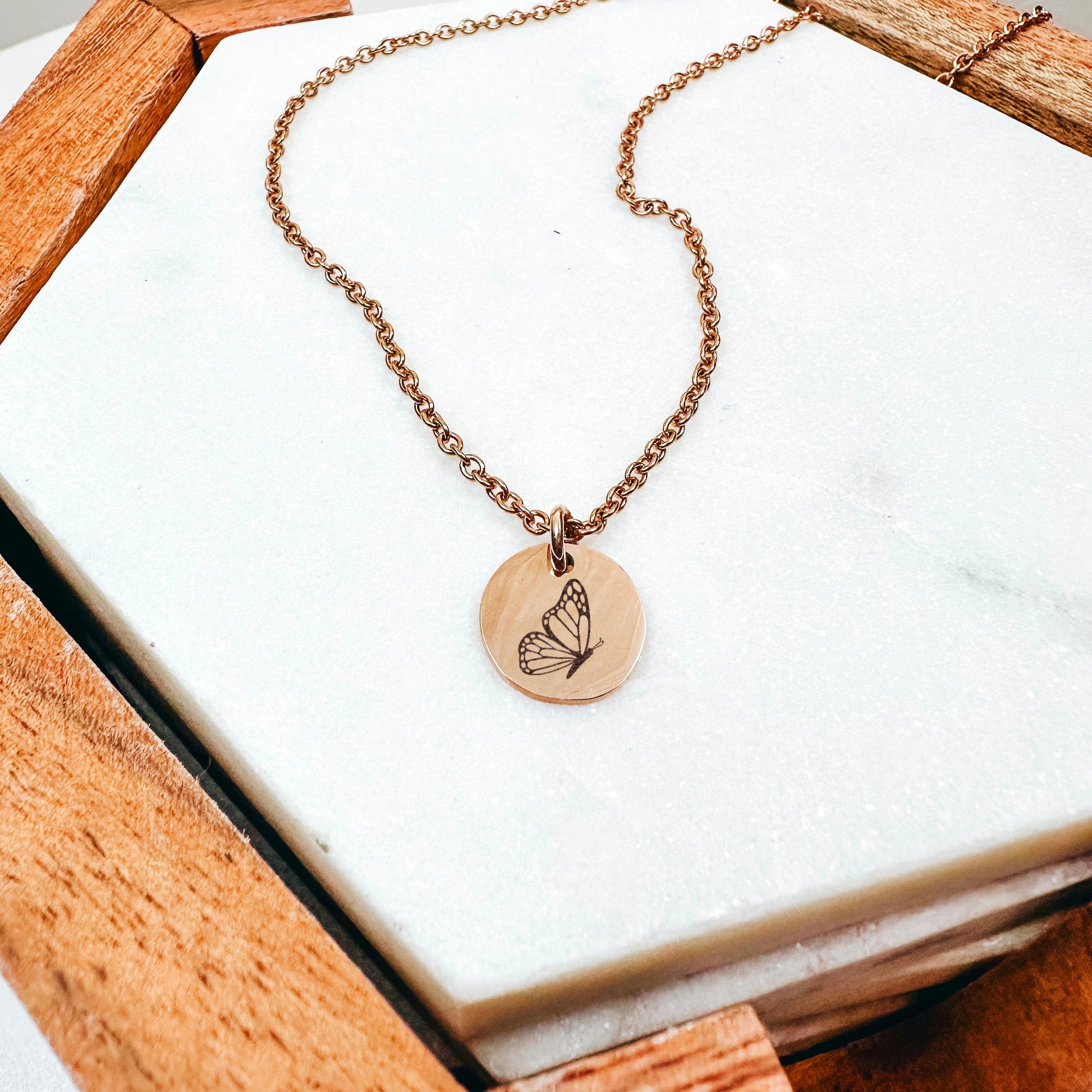 DAINTY BUTTERFLY NECKLACE - Avy + Tay