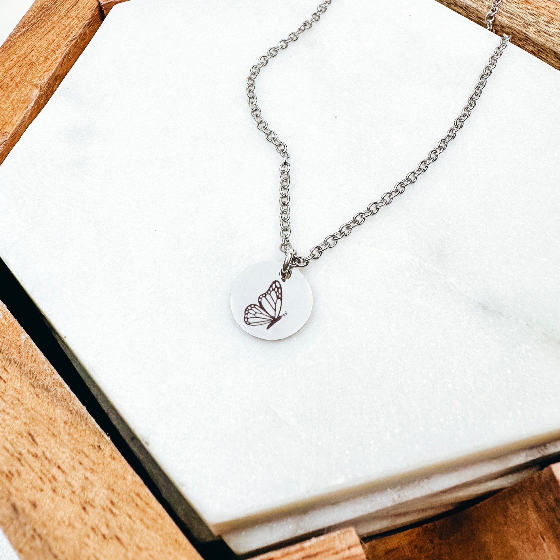 DAINTY BUTTERFLY NECKLACE - Avy + Tay