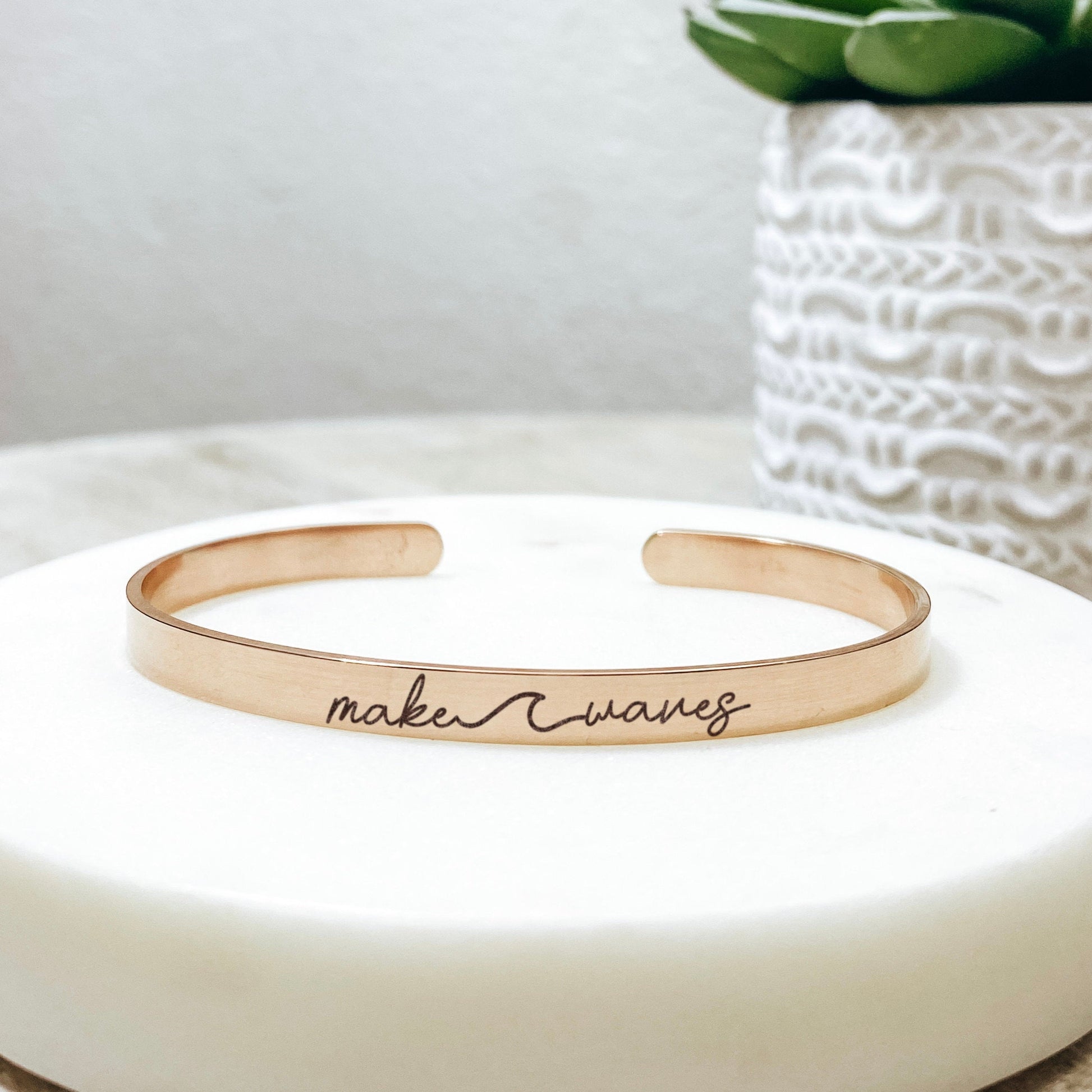 MAKE WAVES CUFF - Avy + Tay