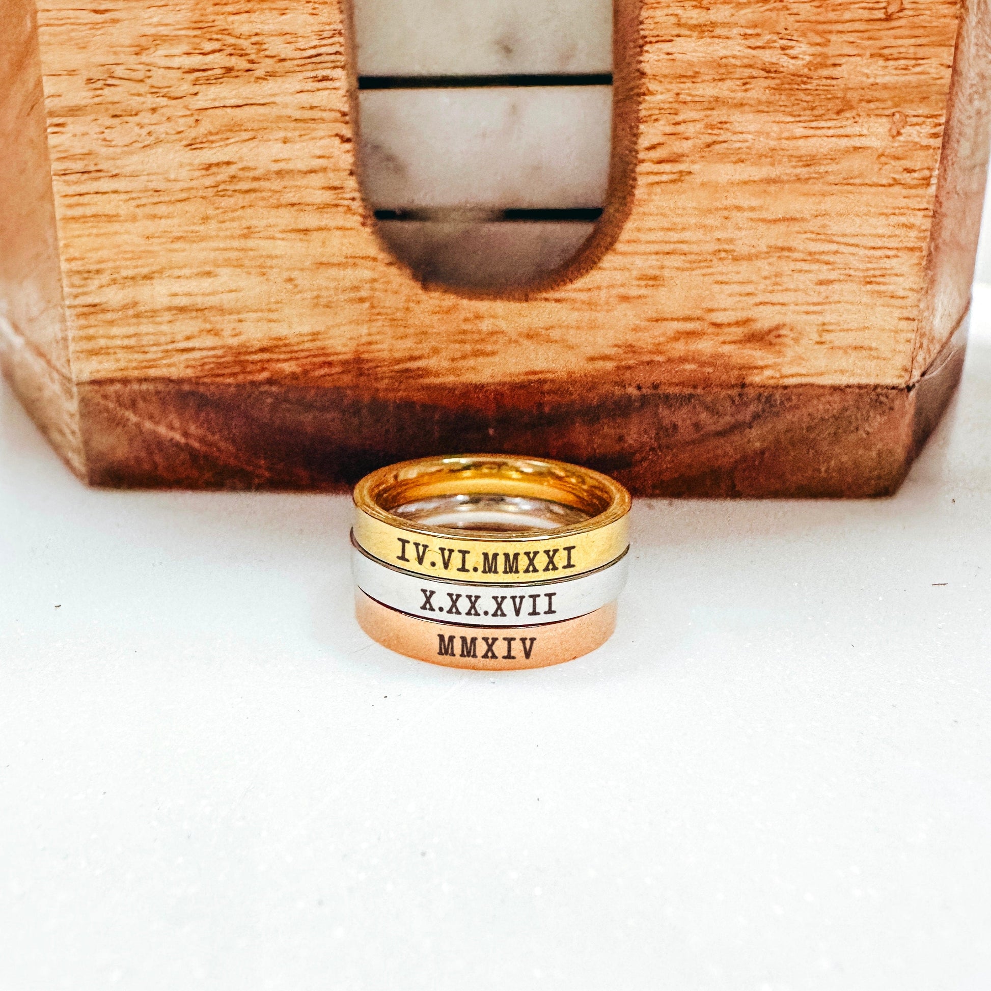 ROMAN NUMERALS RING - Avy + Tay